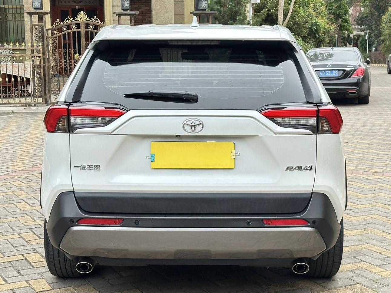 Toyota RAV4 2022 thumb 3