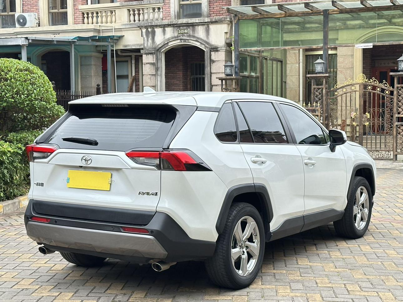 Toyota RAV4 2022 thumb 4