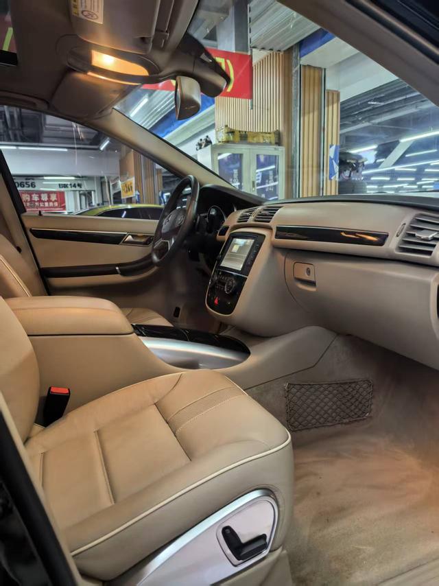 Mercedes-Benz R-Class 2017 thumb 4