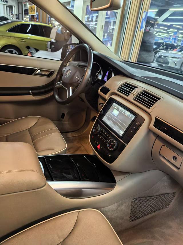 Mercedes-Benz R-Class 2017 thumb 7
