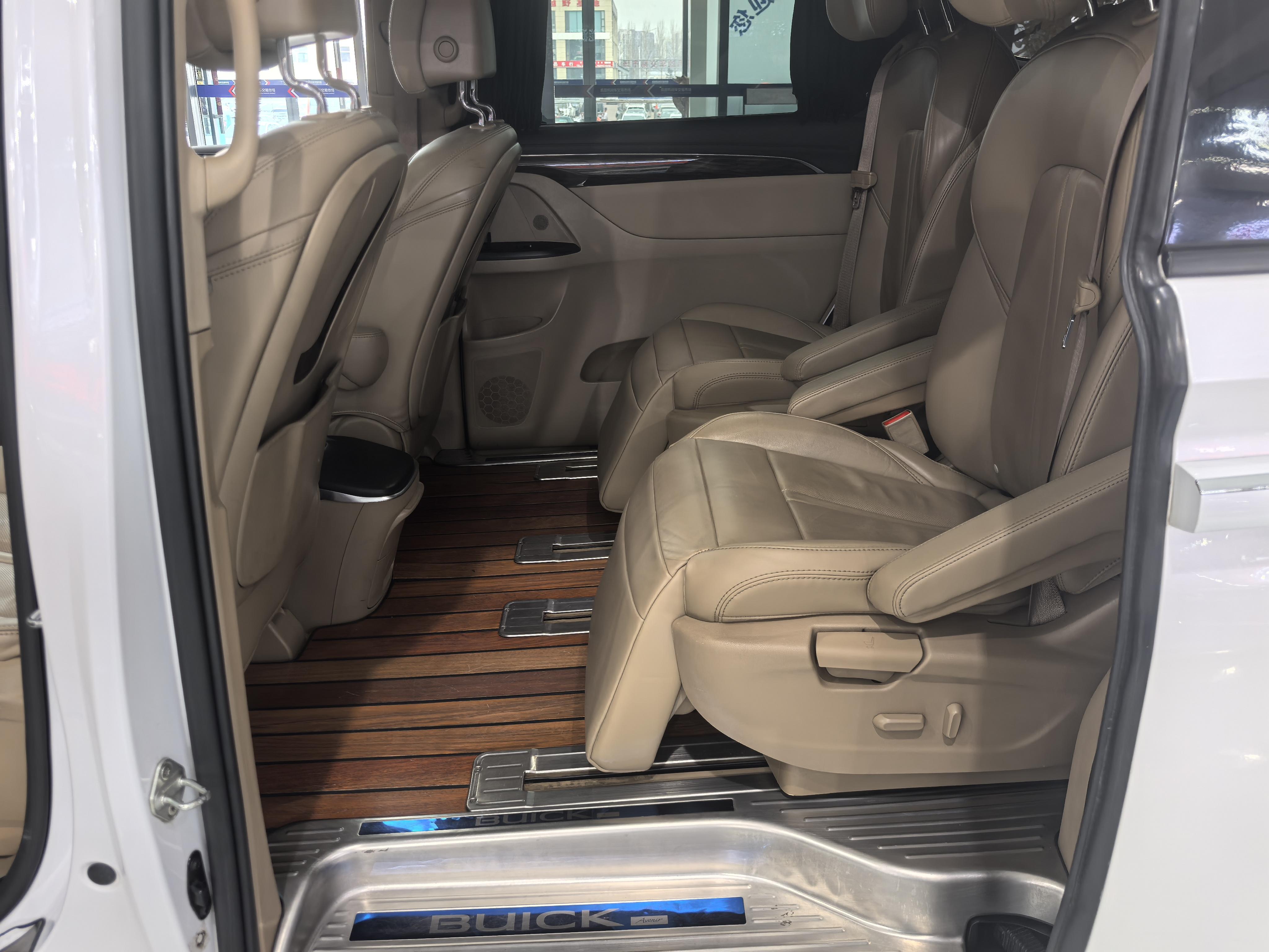 Buick GL8 2017 thumb 8