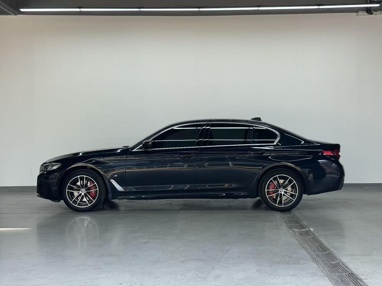 BMW 5 серии 2022 thumb 2