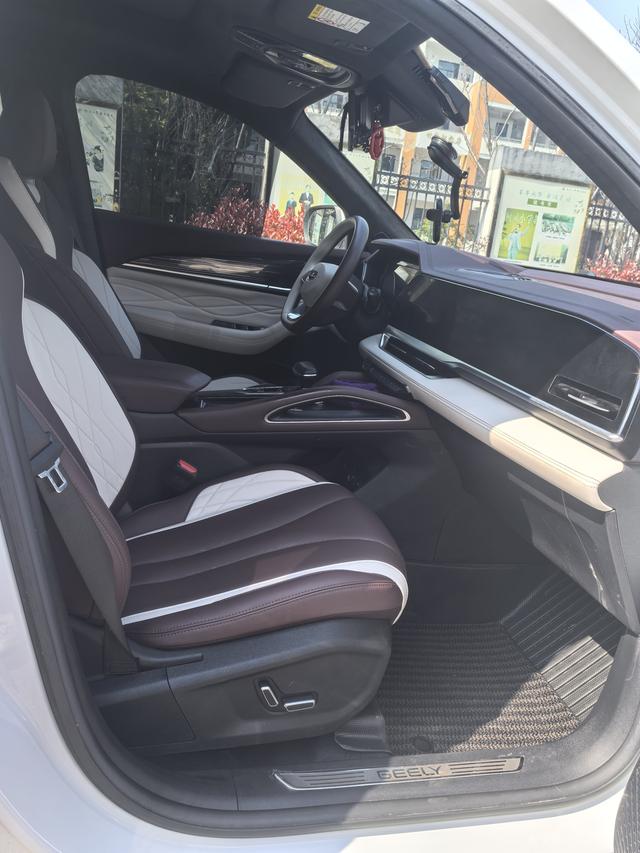 Geely Xingyue L 2024 thumb 5