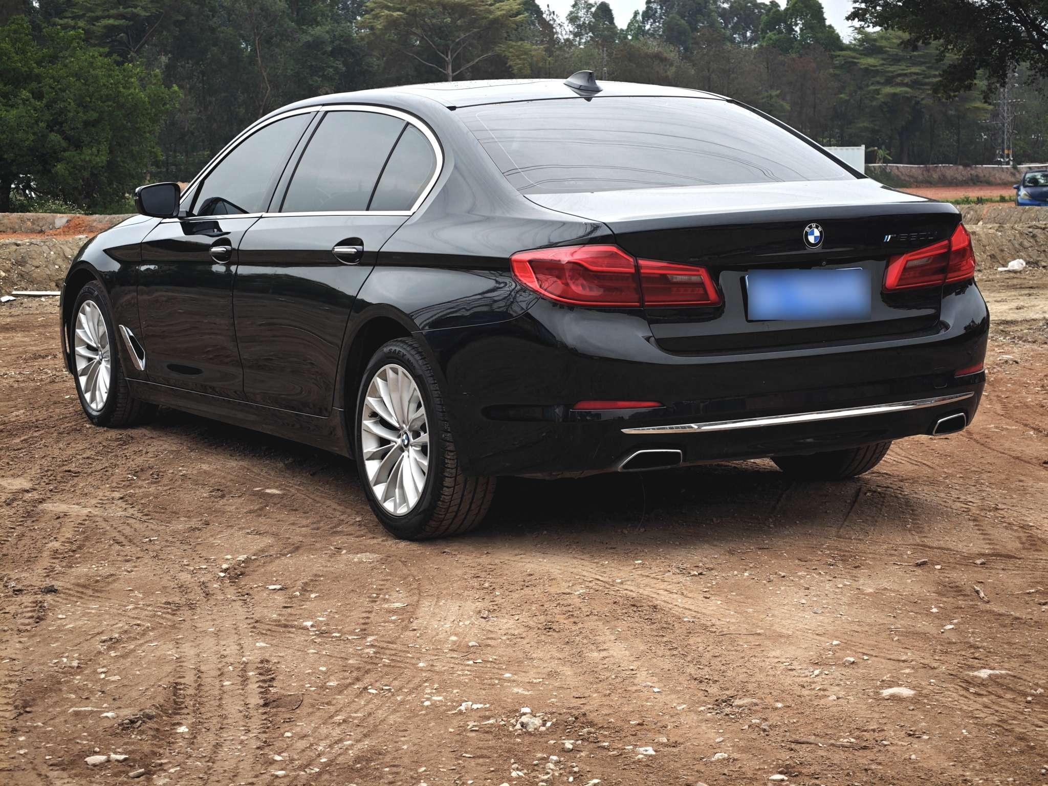 BMW 5 серии 2018 thumb 2