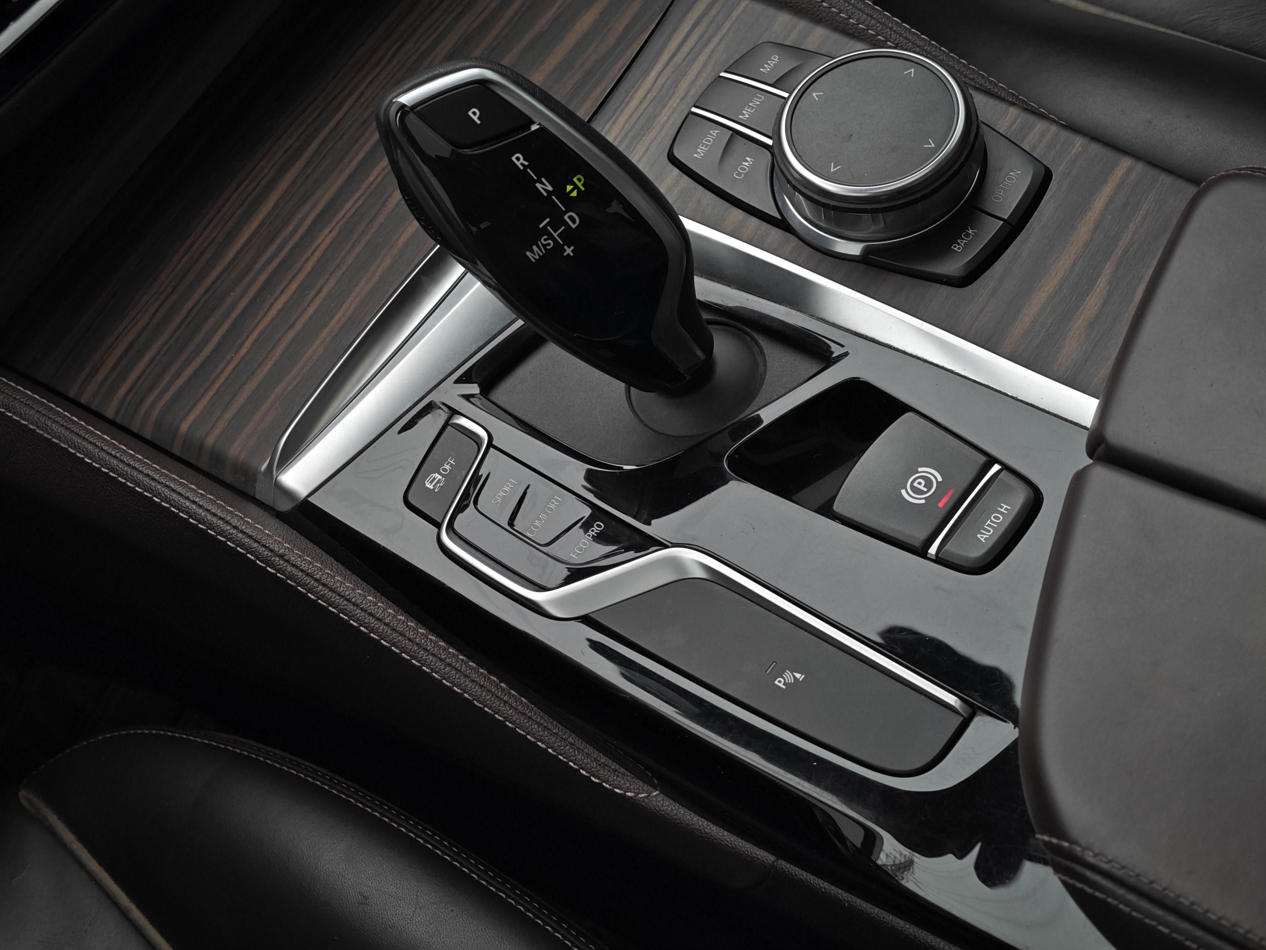 BMW 5 серии 2018 thumb 10