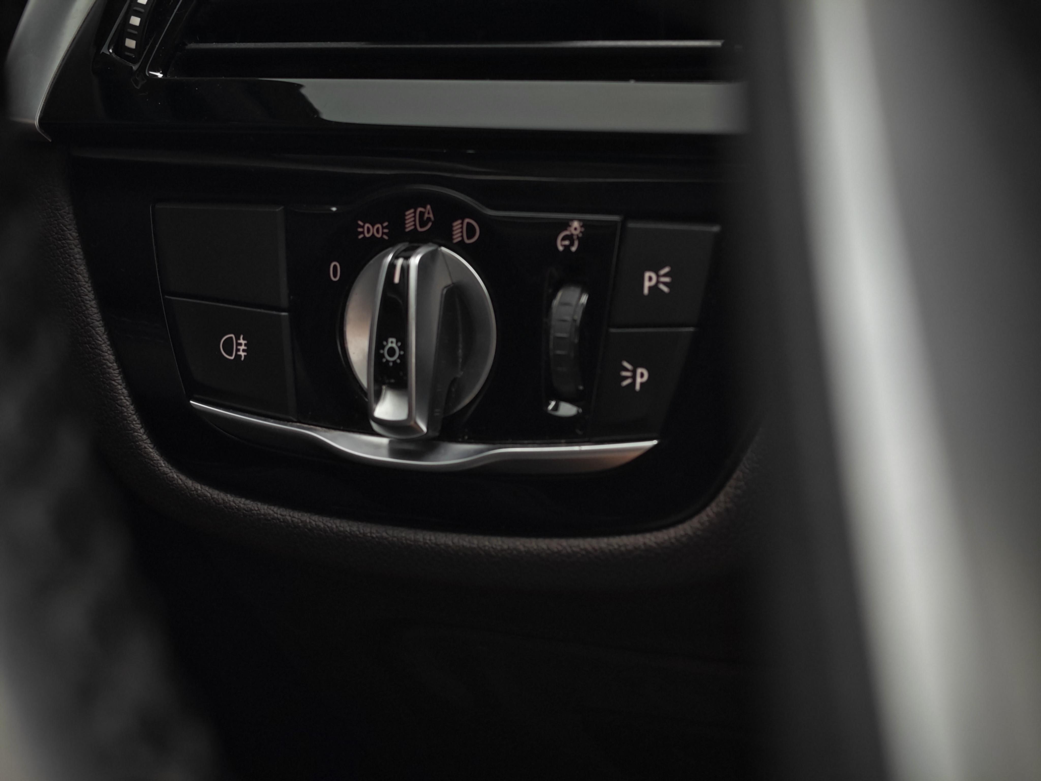 BMW 5 серии 2018 thumb 11
