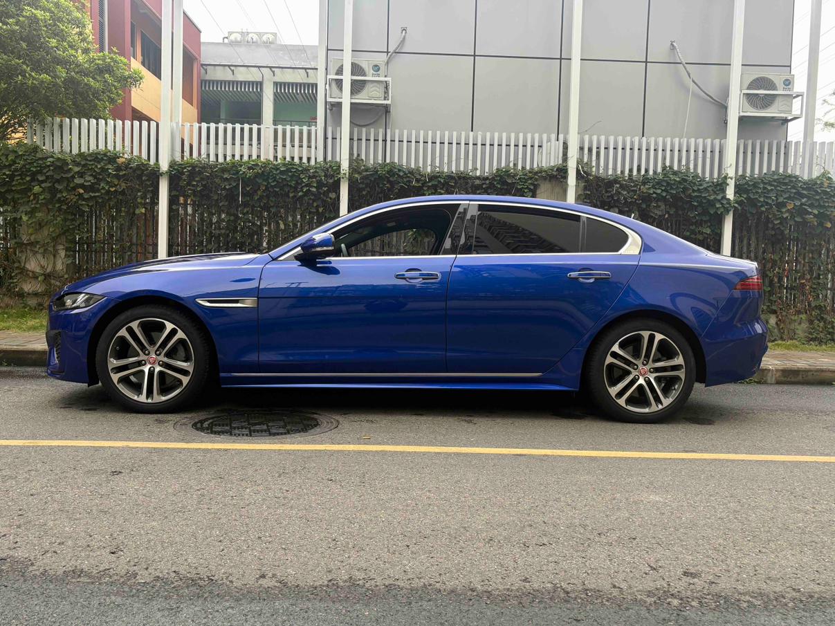 Jaguar XE 2020 thumb 2