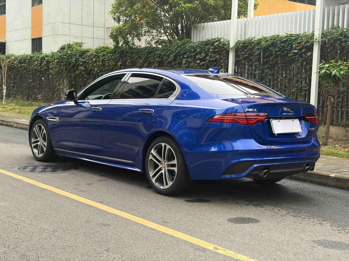 Jaguar XE 2020 thumb 3
