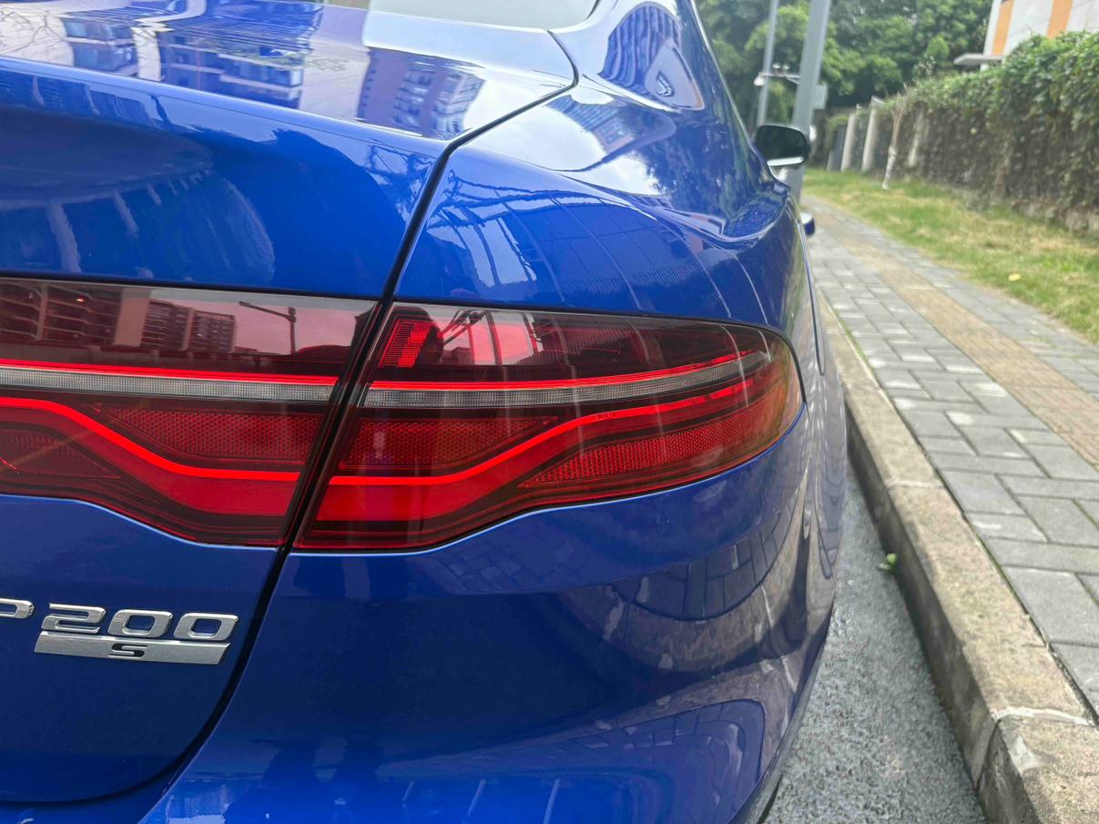 Jaguar XE 2020 thumb 7