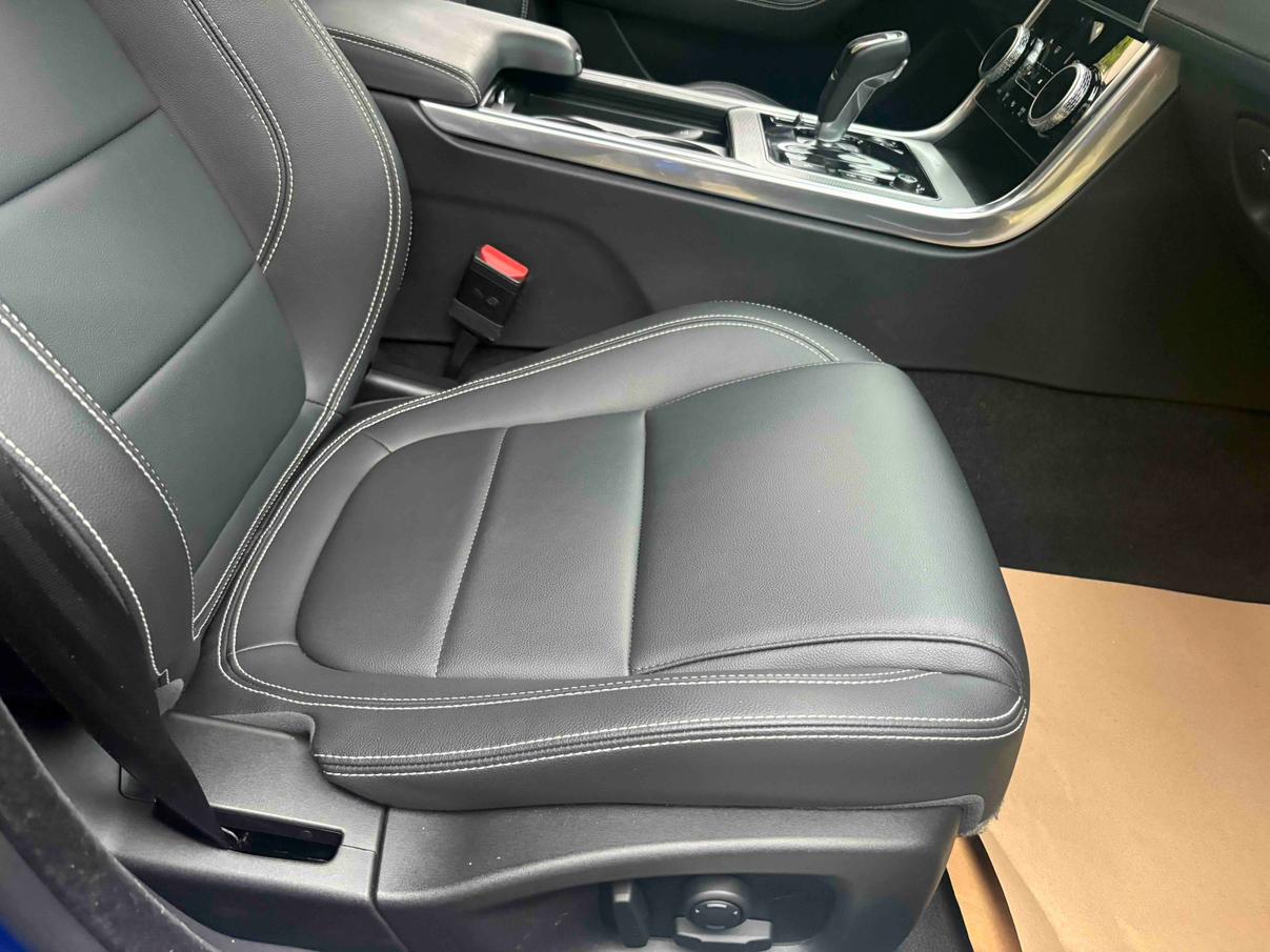Jaguar XE 2020 thumb 9
