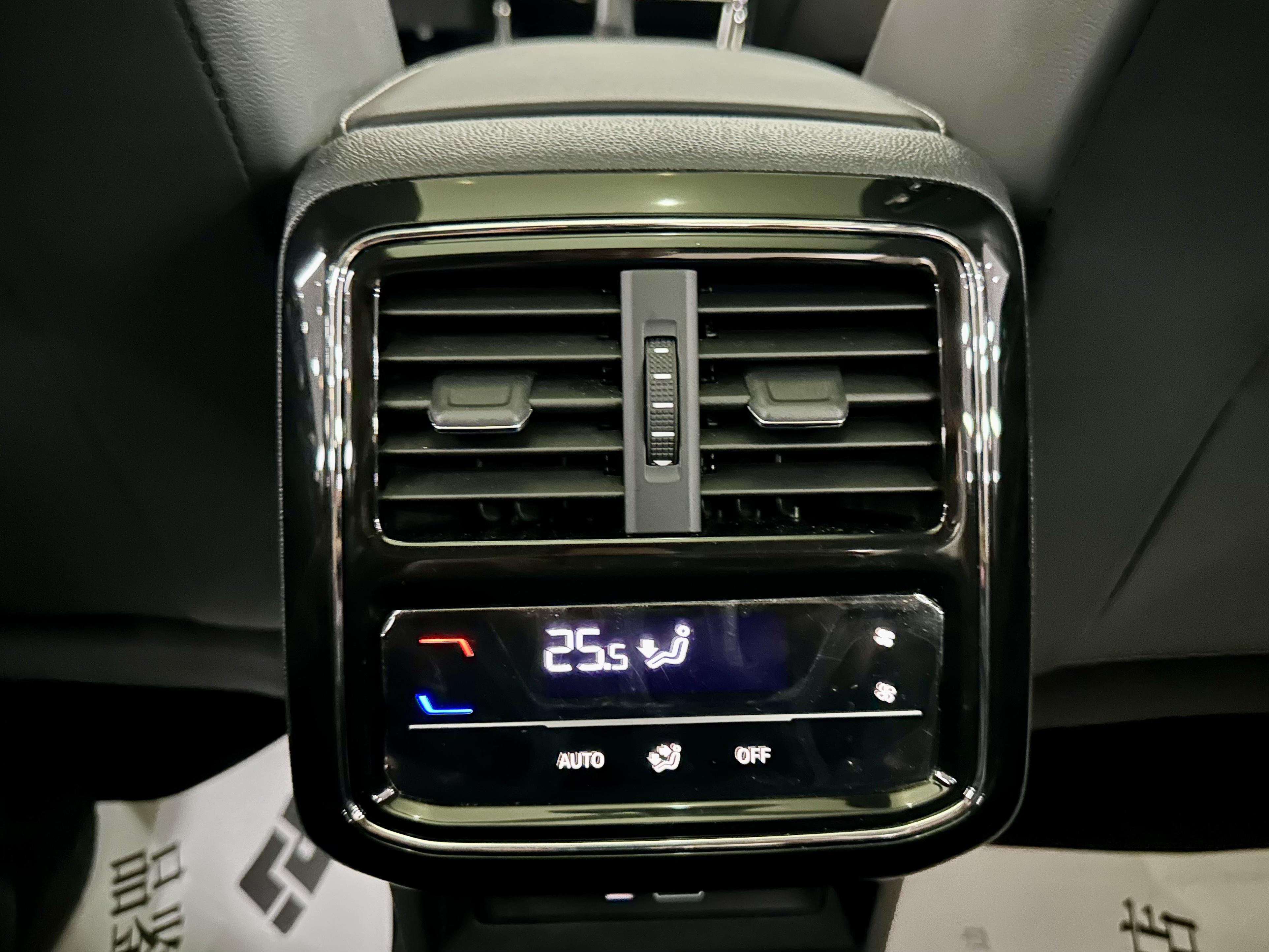 Volkswagen Passat 2023 thumb 3