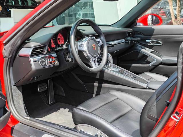Porsche 911 2012 thumb 10