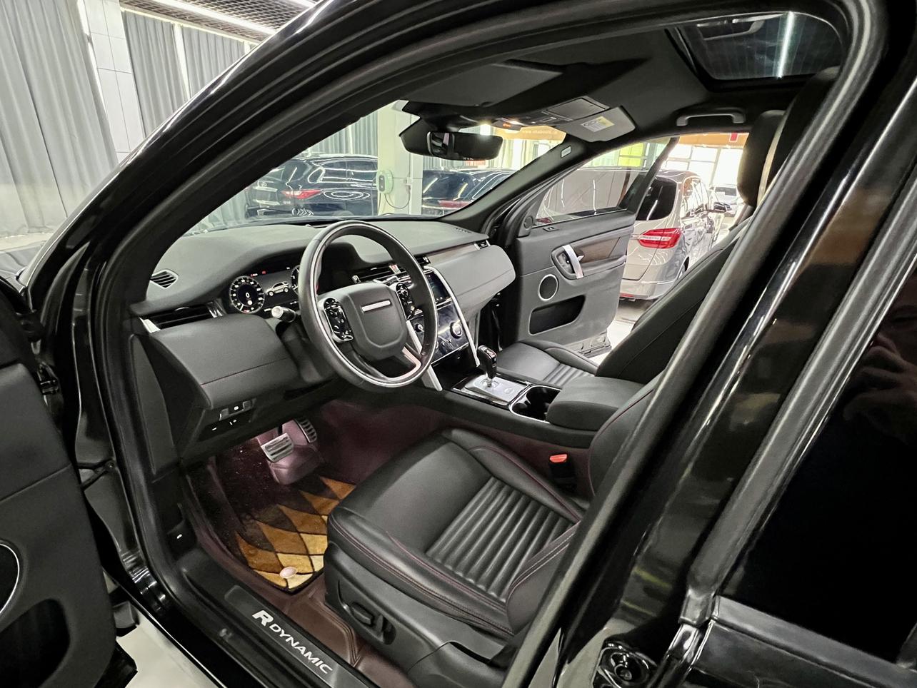 Land Rover Discovery Sport 2021 thumb 10