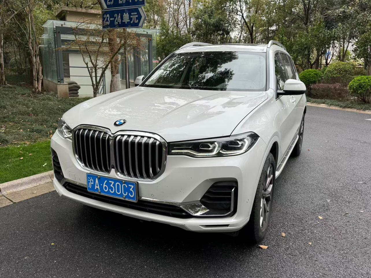 BMW X7 2022 thumb 8