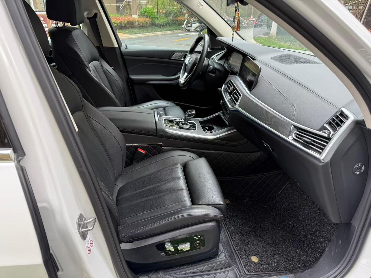 BMW X7 2022 thumb 11