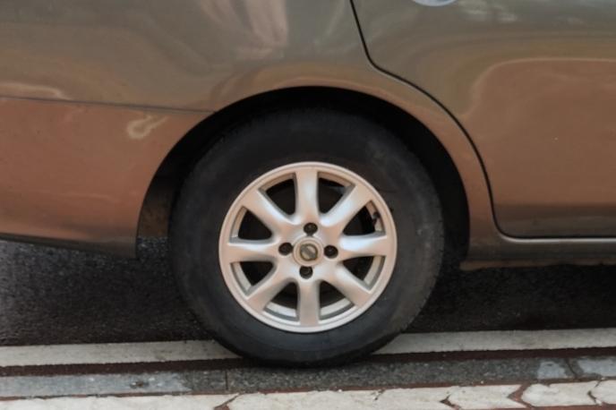 Nissan Sunny 2015 thumb 6