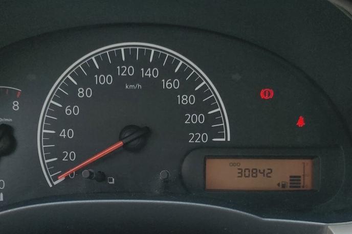 Nissan Sunny 2015 thumb 7