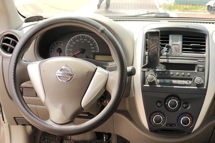 Nissan Sunny 2015 thumb 8