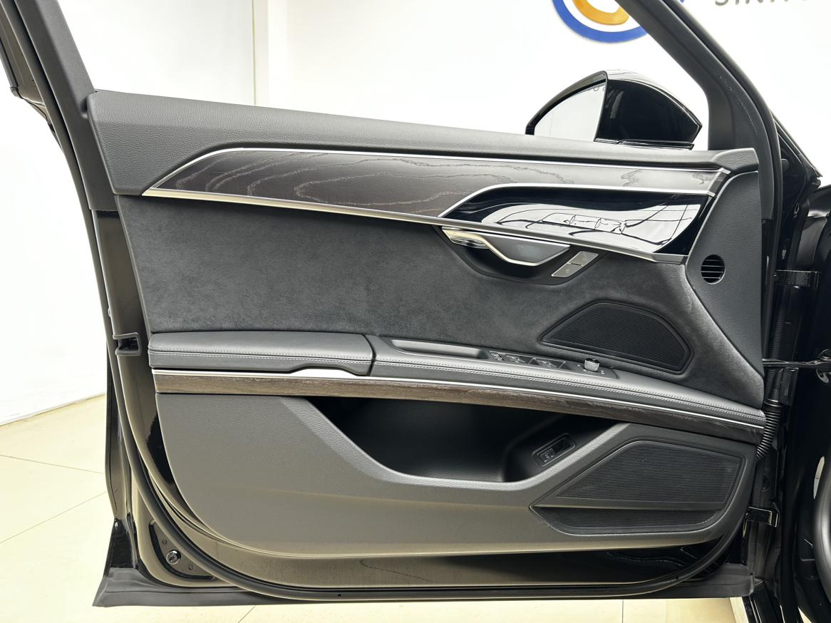 Audi A8 2023 thumb 9