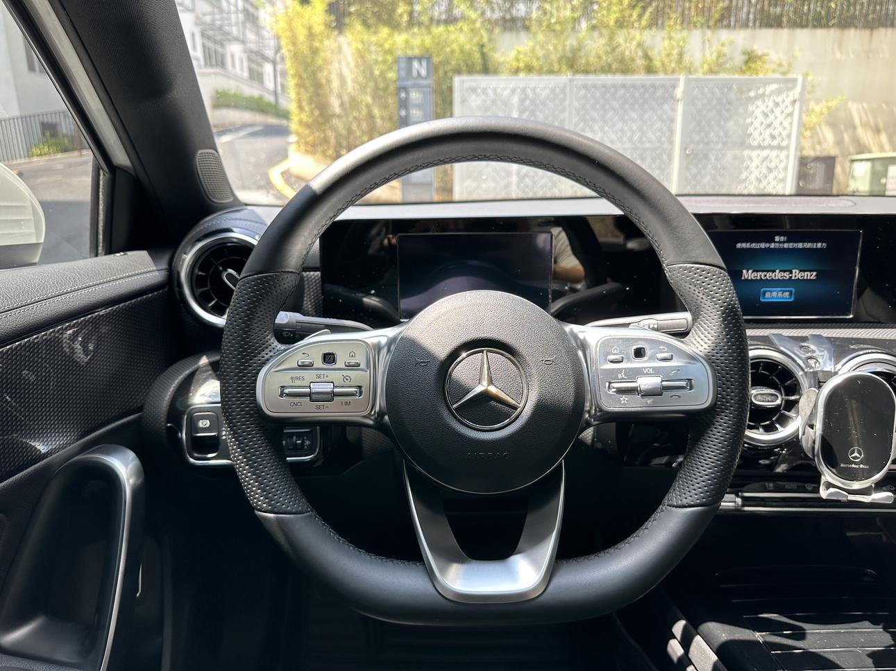 Mercedes-Benz A-Class 2019 thumb 9
