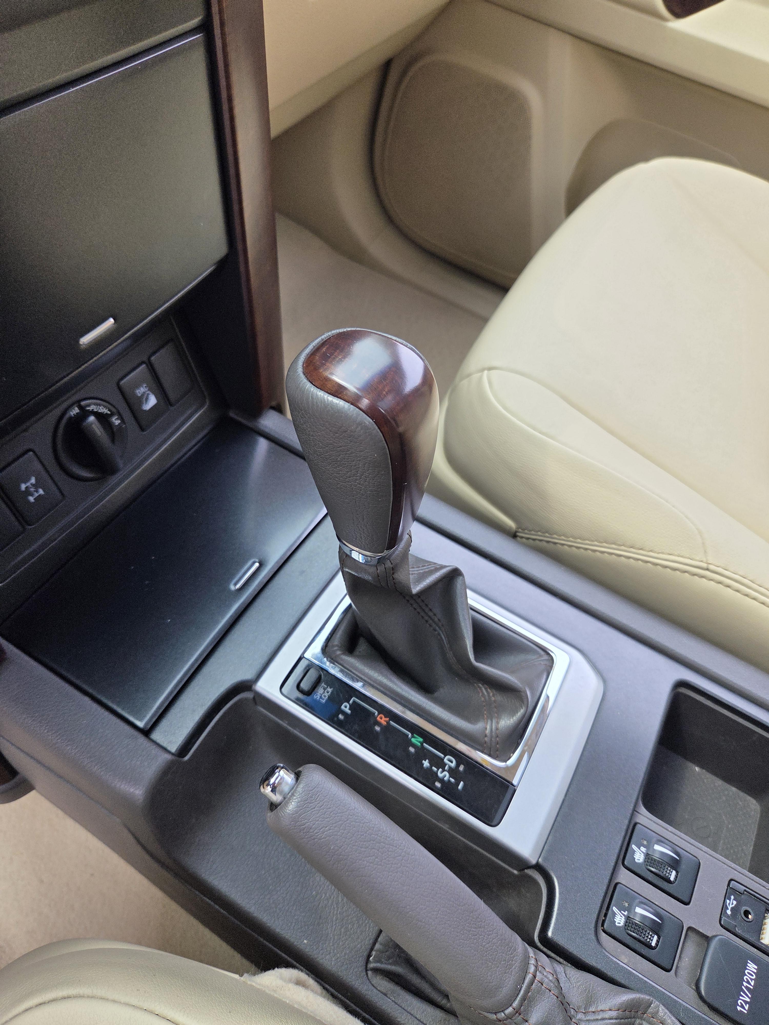Toyota Land Cruiser Prado 2014 thumb 8