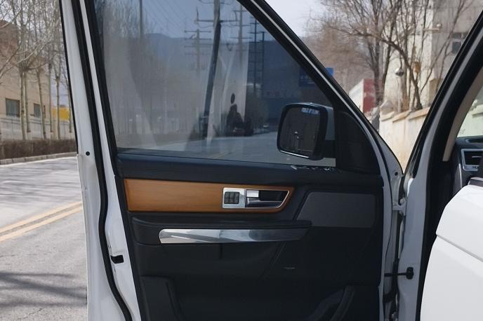 Land Rover Range Rover Sport 2013 thumb 12