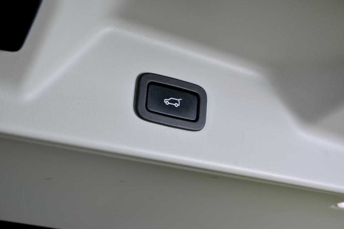 Land Rover Range Rover 2018 thumb 9