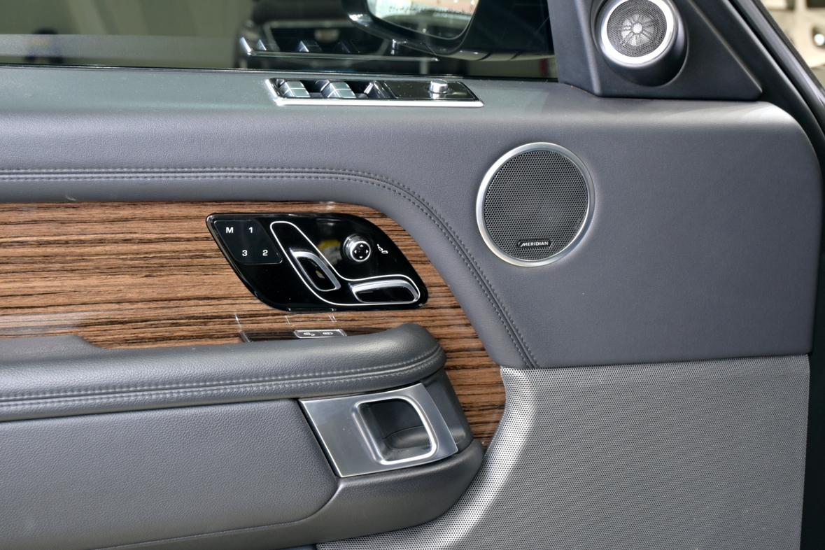 Land Rover Range Rover 2018 thumb 10