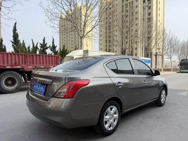 Nissan Sunny 2011 thumb 4