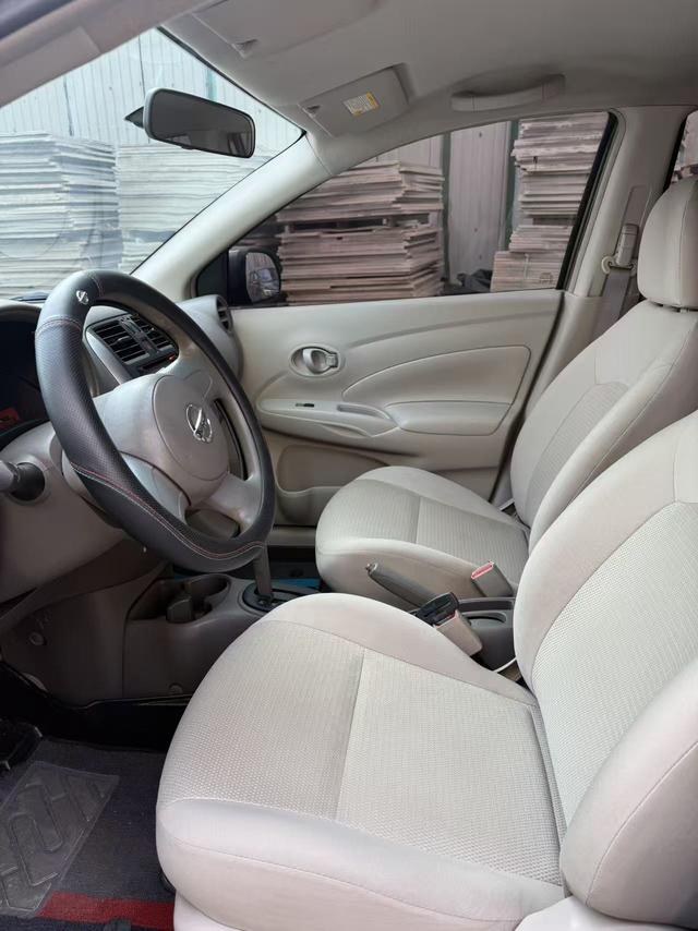 Nissan Sunny 2011 thumb 6
