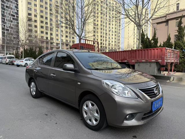Nissan Sunny 2011 thumb 10