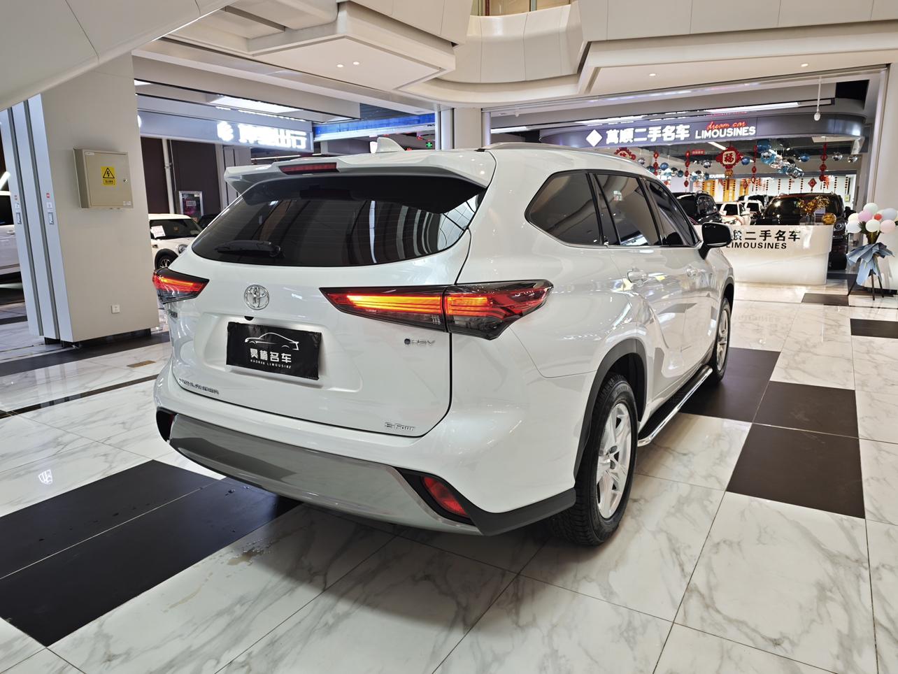 Toyota Highlander 2024 thumb 4