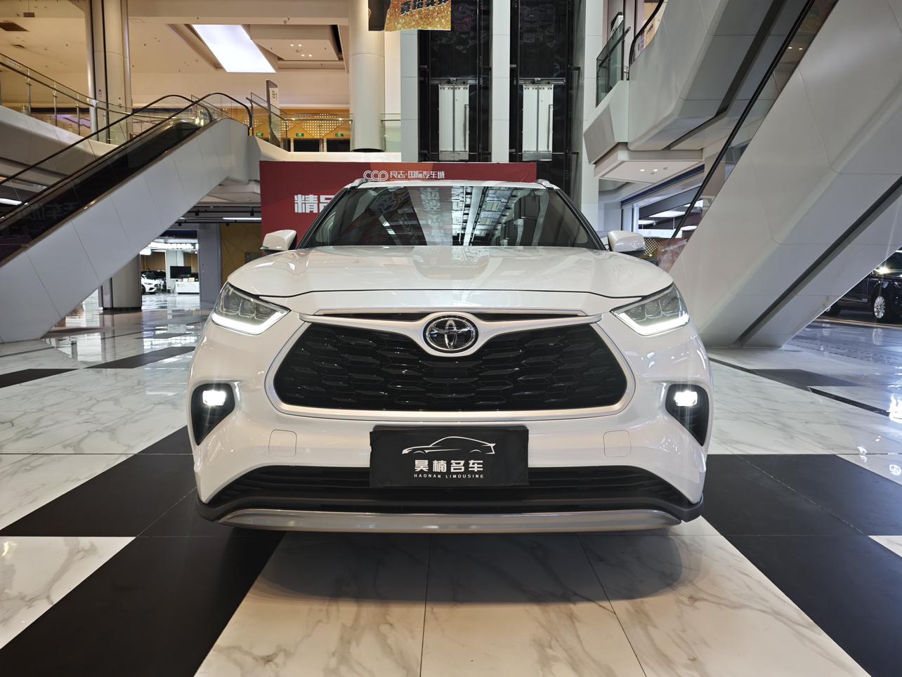 Toyota Highlander 2024 thumb 9