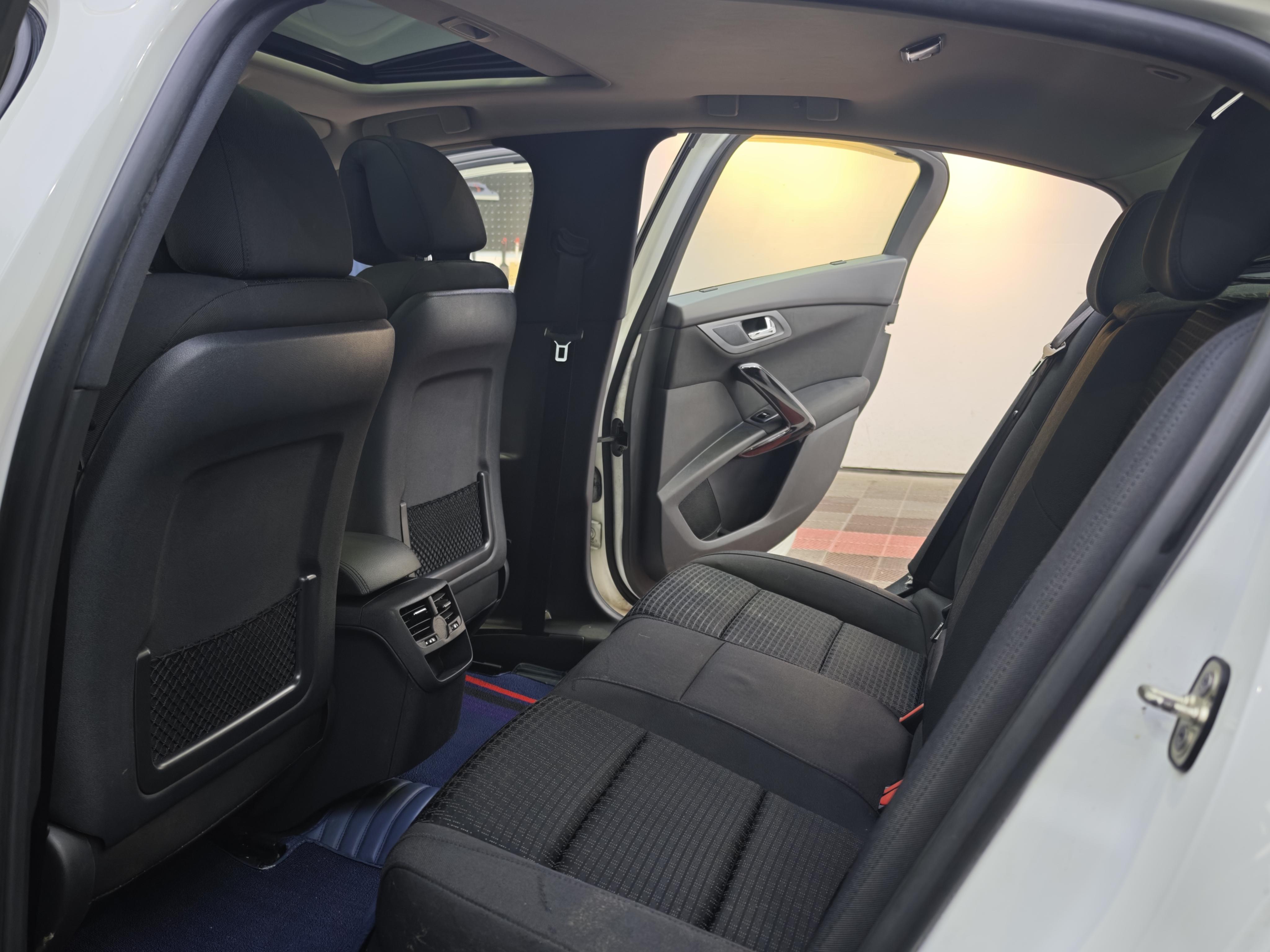 Peugeot 508 2013 thumb 11