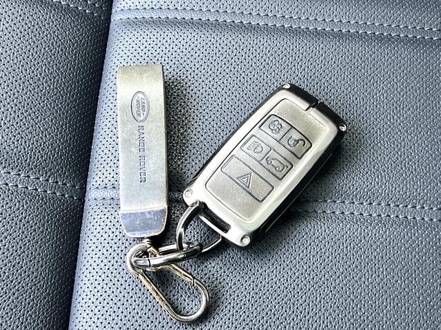 Land Rover Evoque 2023 thumb 9