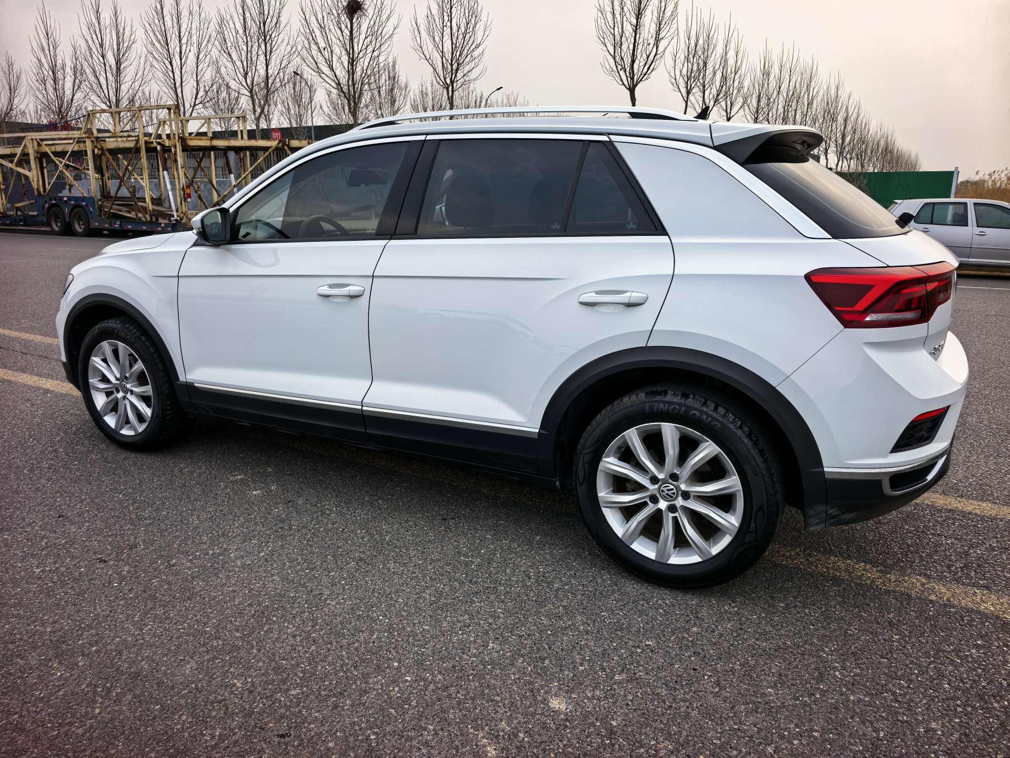 Volkswagen T-Roc 2020 thumb 2