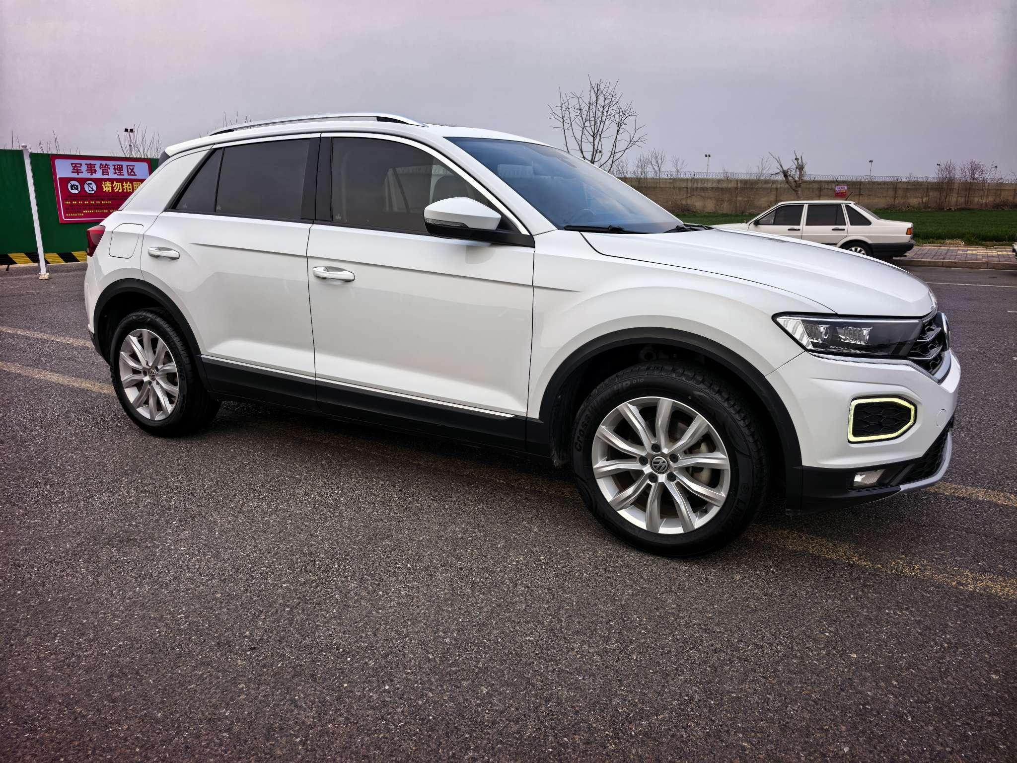 Volkswagen T-Roc 2020 thumb 10