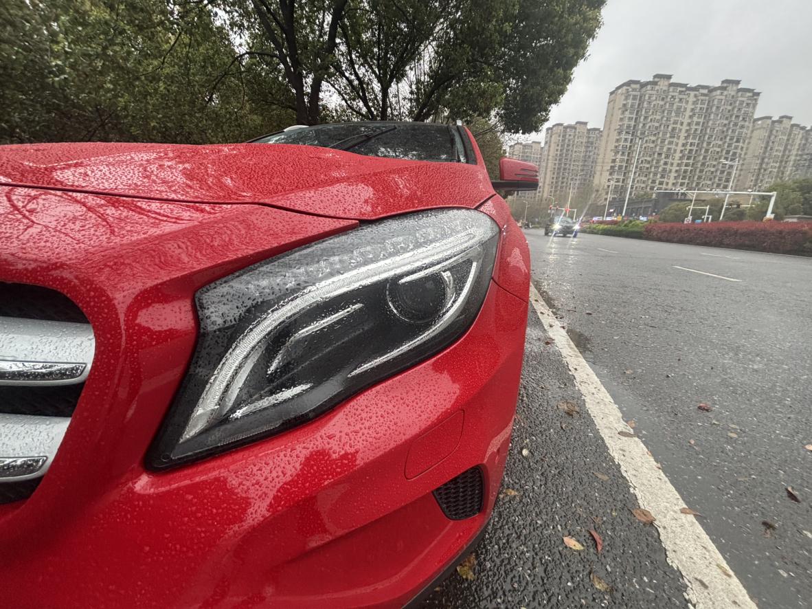 Mercedes-Benz GLA 2016 thumb 4