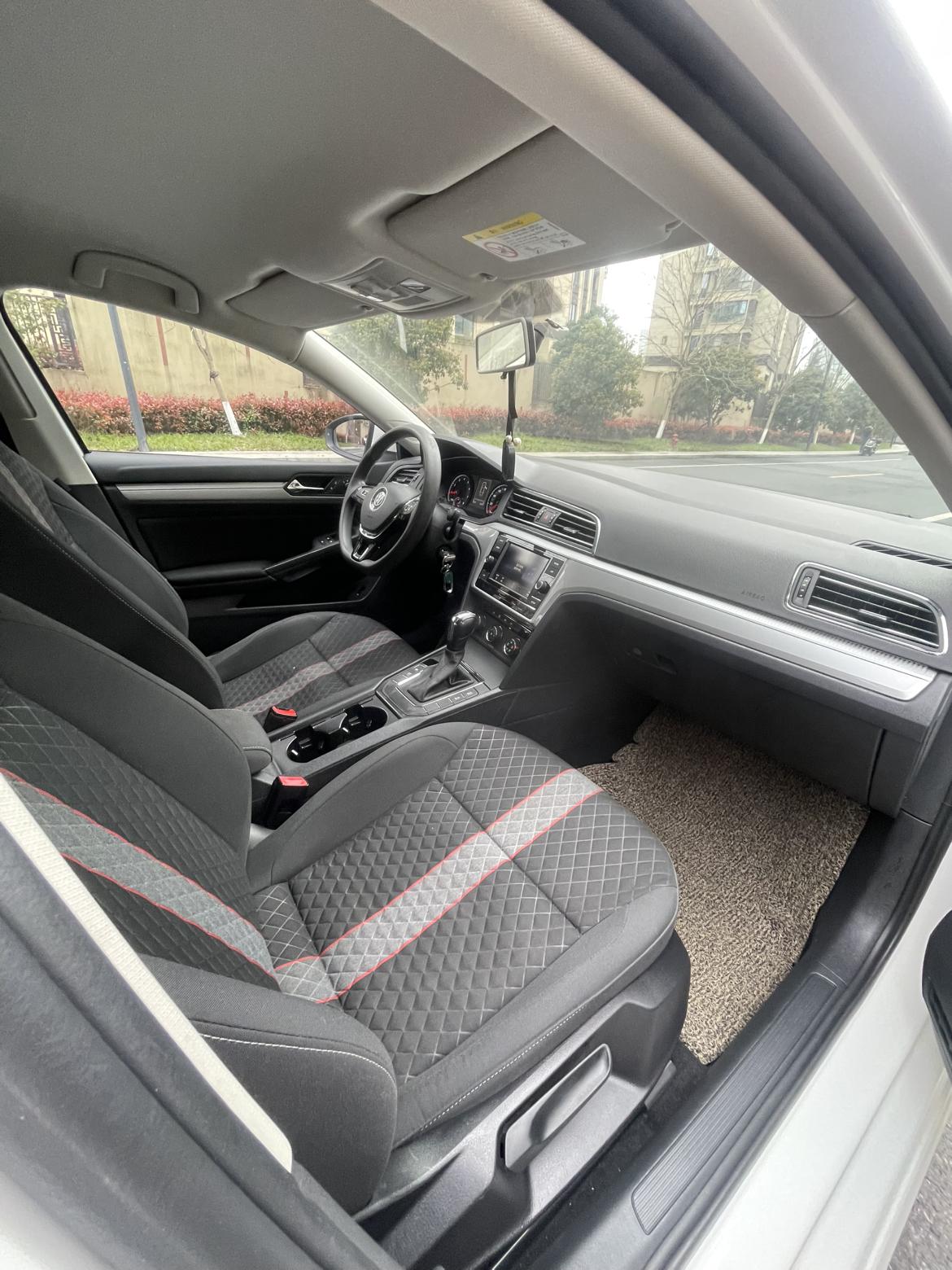 Volkswagen Lamando 2019 thumb 6