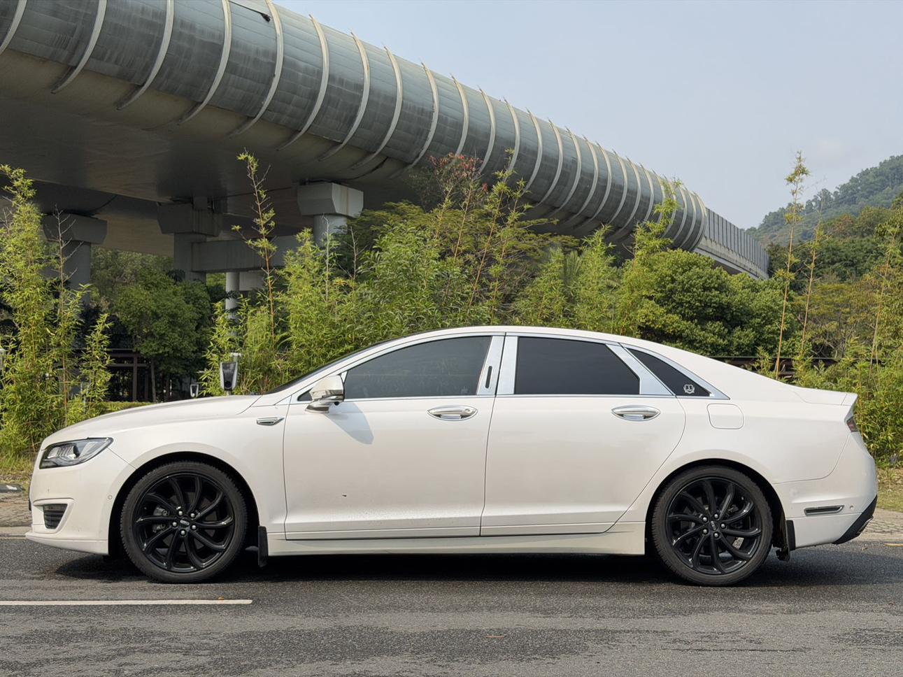 Lincoln MKZ 2019 thumb 2