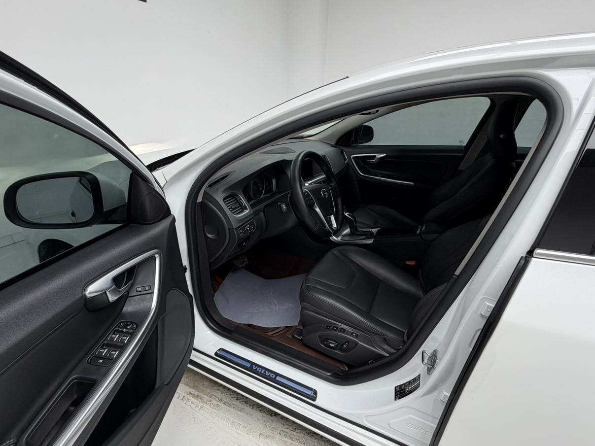 Volvo S60 2019 thumb 10