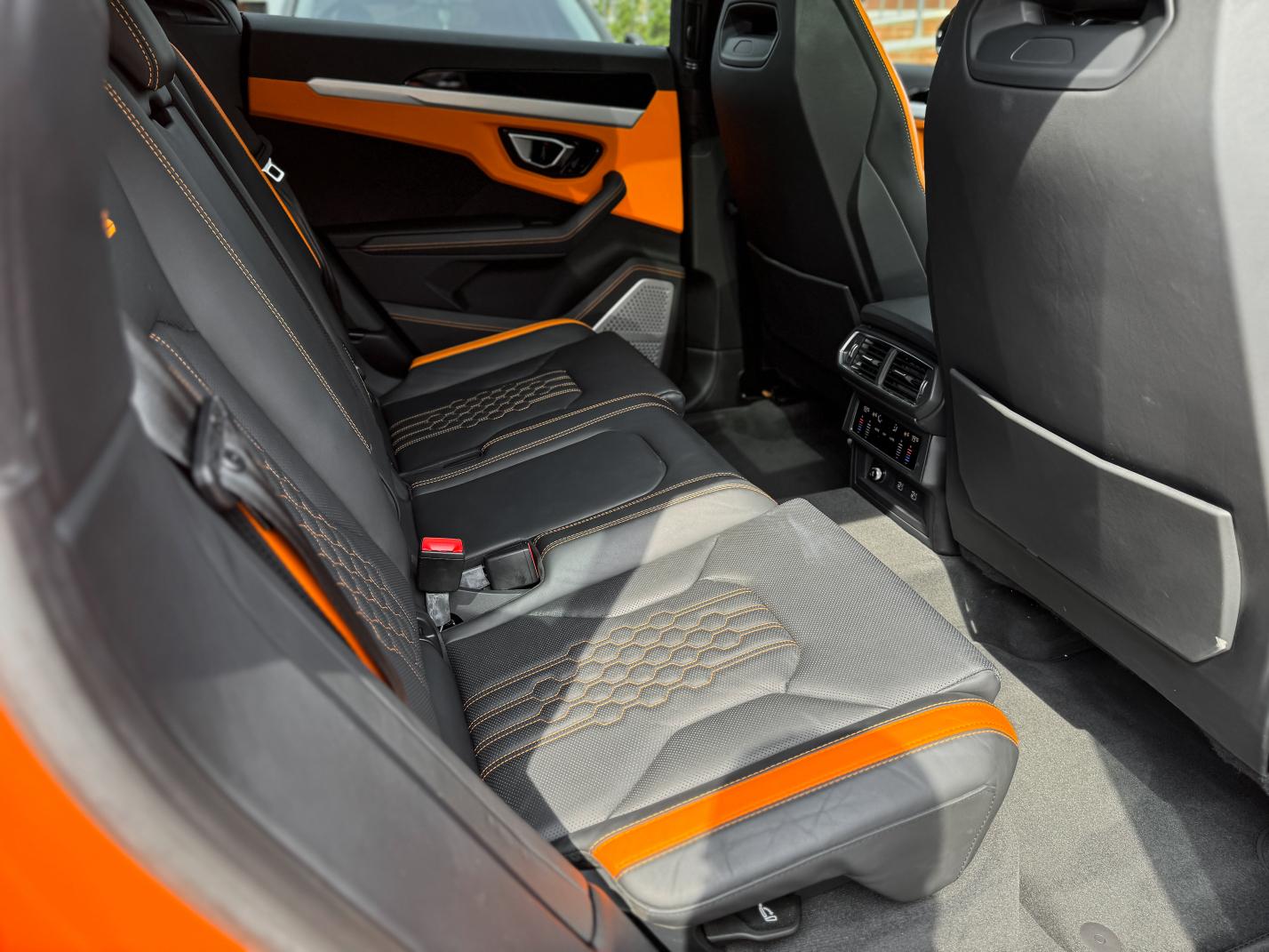 Lamborghini Urus 2023 thumb 7