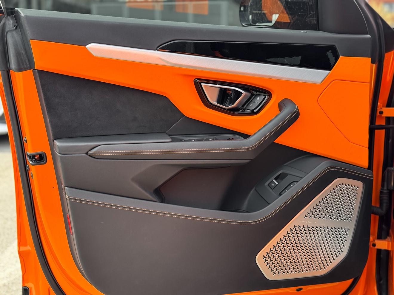 Lamborghini Urus 2023 thumb 8