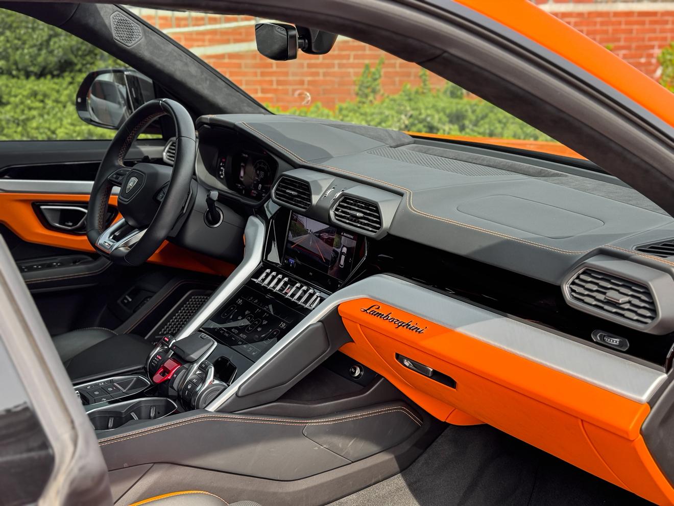 Lamborghini Urus 2023 thumb 10