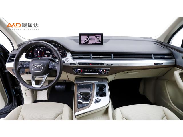 Audi Q7 2018 thumb 4