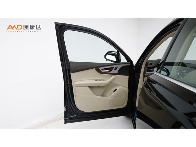 Audi Q7 2018 thumb 8