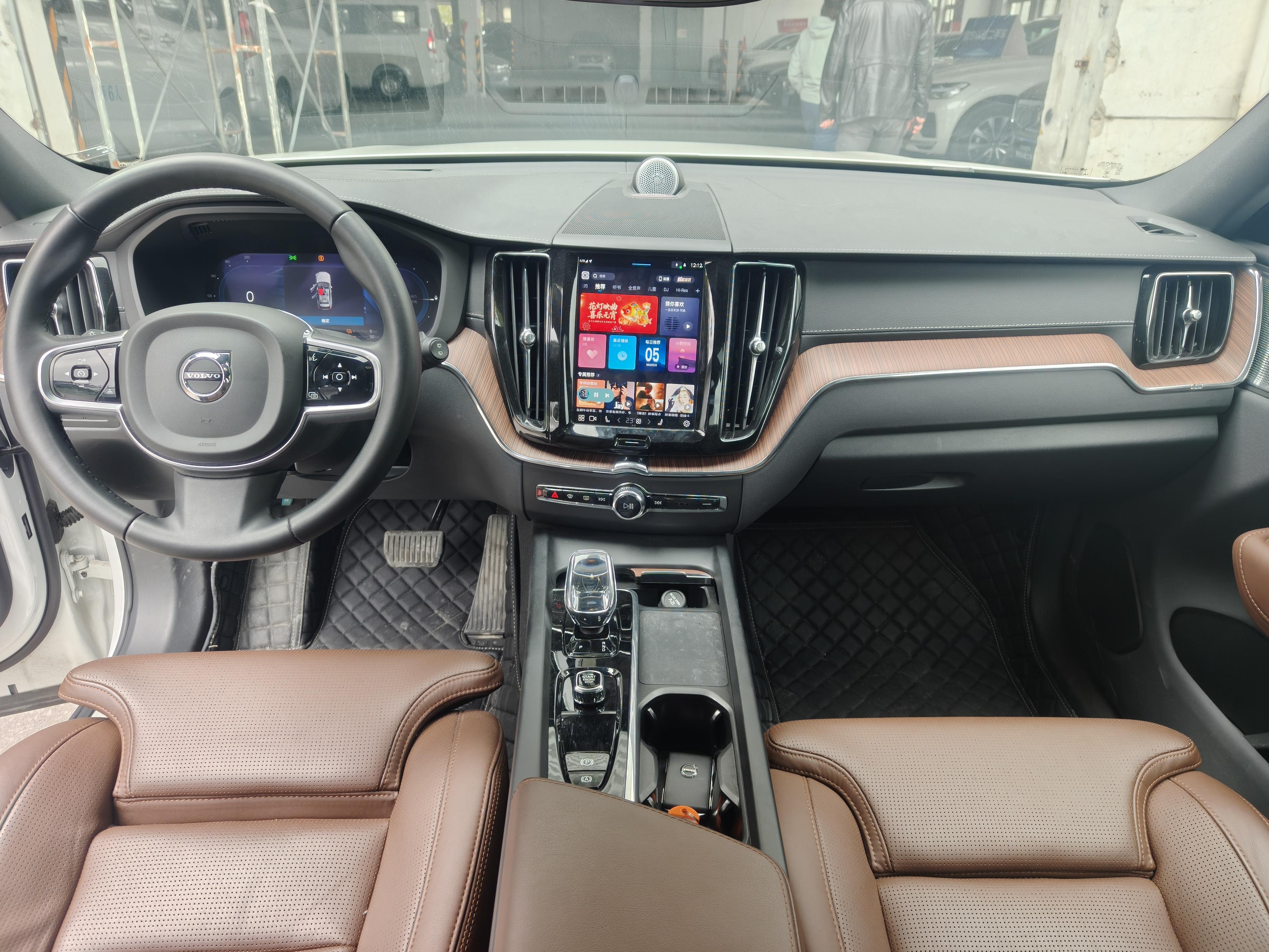 Volvo XC60 2025 thumb 6