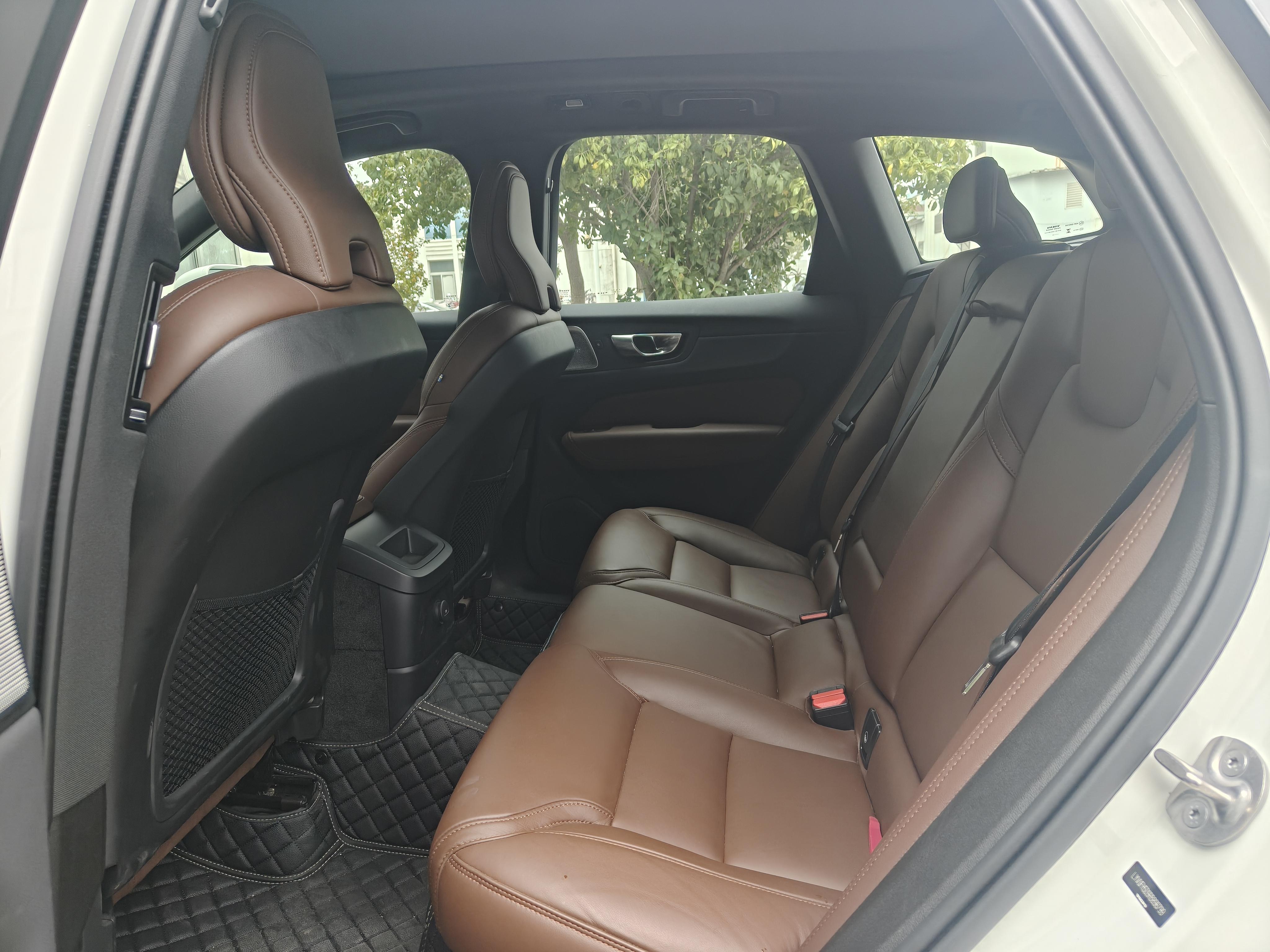 Volvo XC60 2025 thumb 9