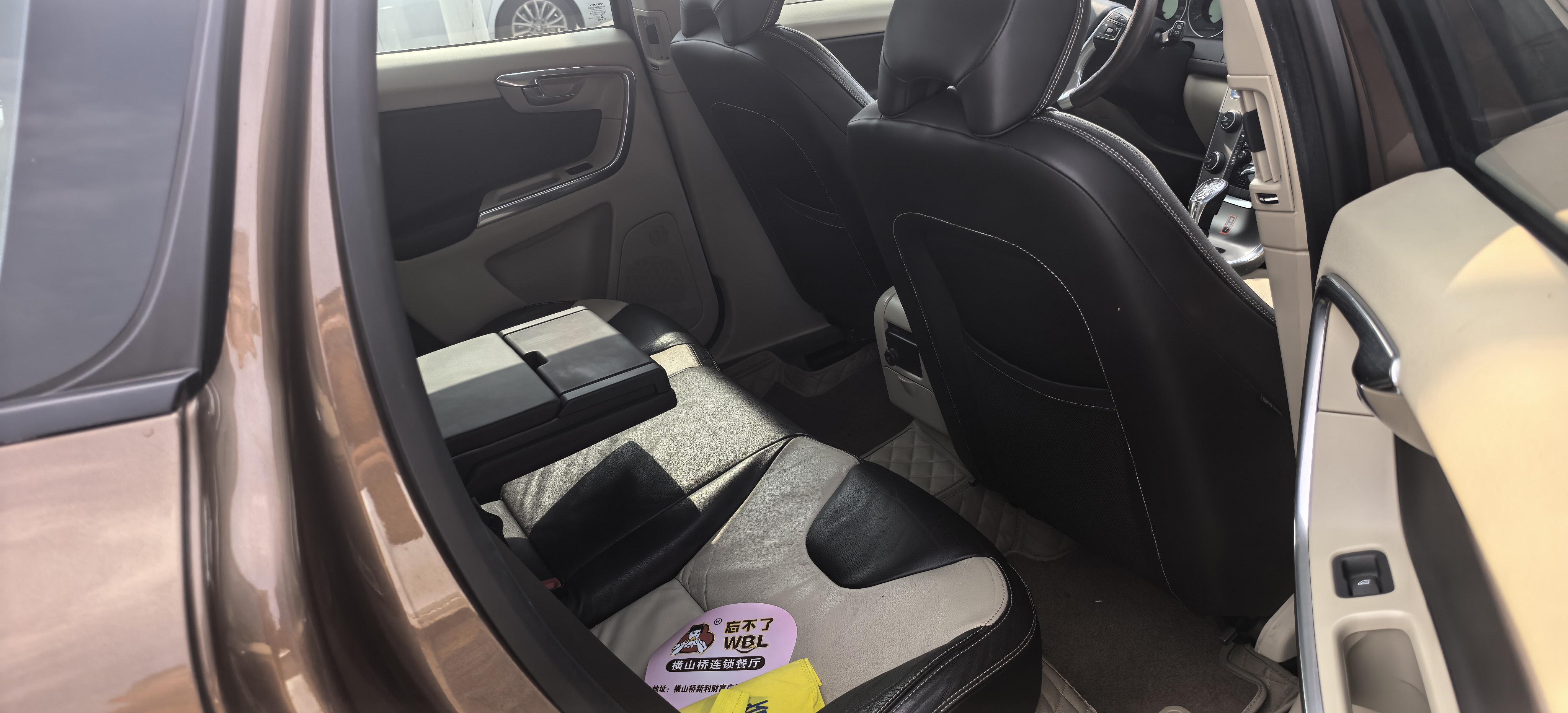 Volvo XC60 2013 thumb 7
