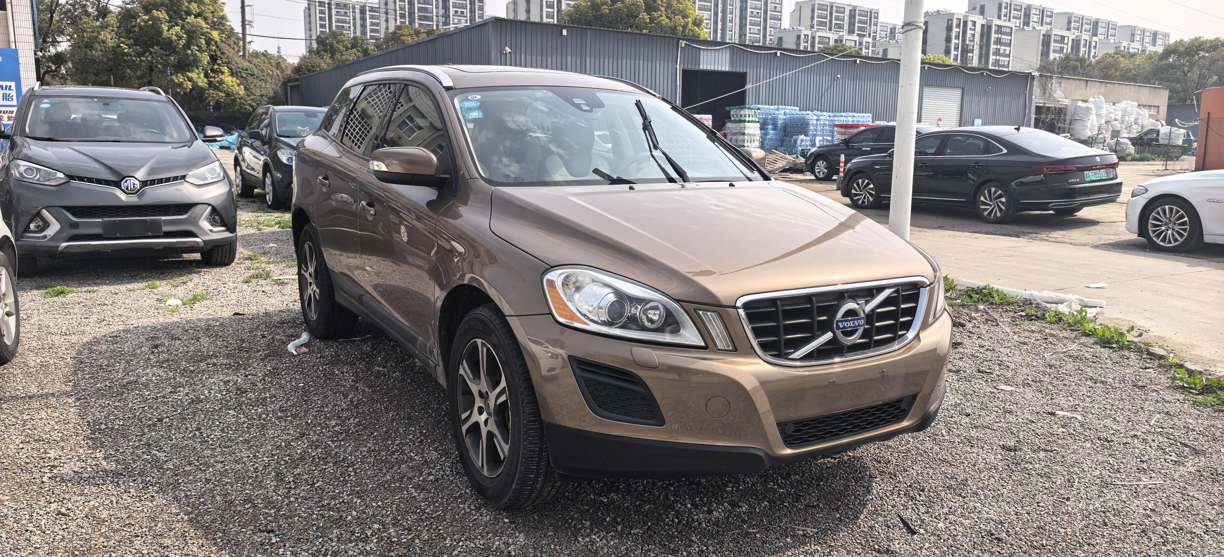 Volvo XC60 2013 thumb 12